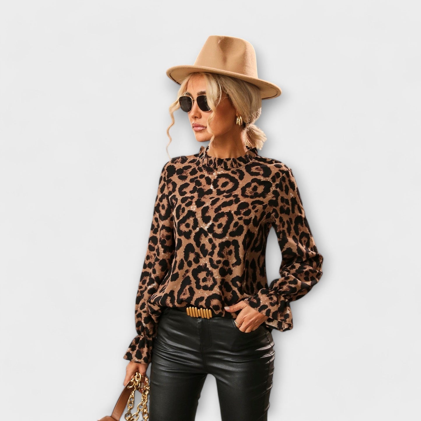 Camisa de leopardo con cuello vuelto elegancia salvaje