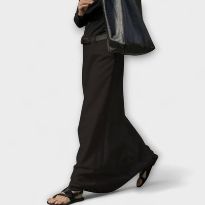 Falda Emma de corte en línea H con diseño minimalista