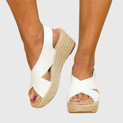 Sandalias elegantes de esparto