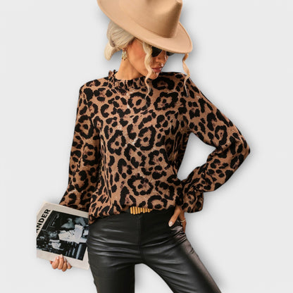 Camisa de leopardo con cuello vuelto elegancia salvaje