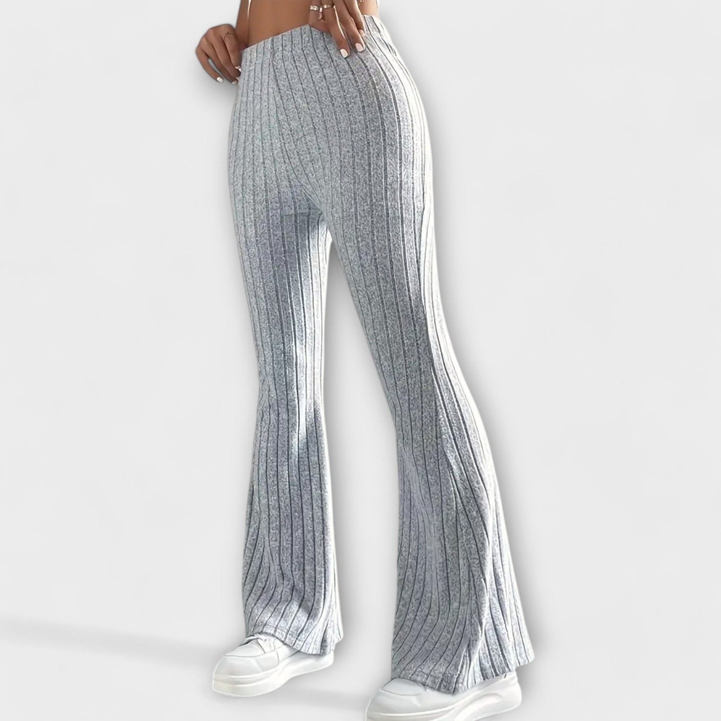 Pantalones elegantes de mujer con corte destacado