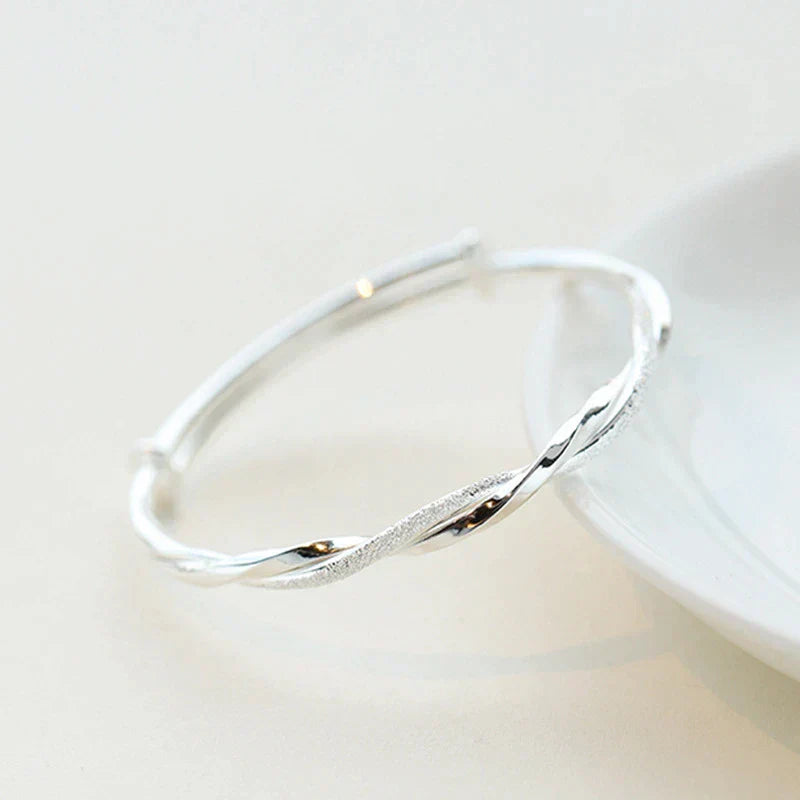 Pulsera de plata moderna y elegante