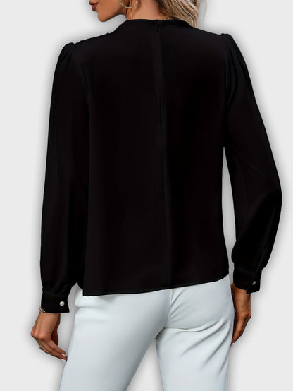 Camisa elegante de cuello alto