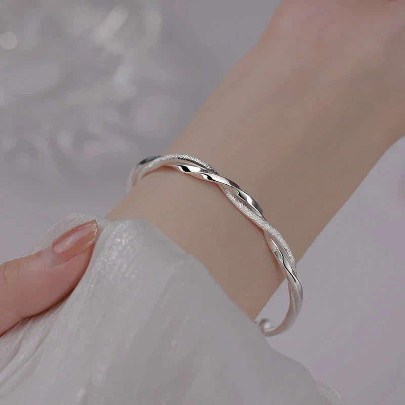 Pulsera de plata moderna y elegante