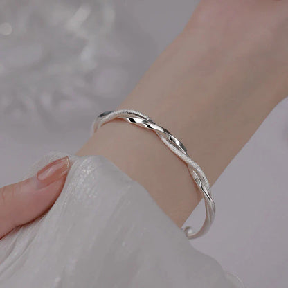 Pulsera de plata moderna y elegante
