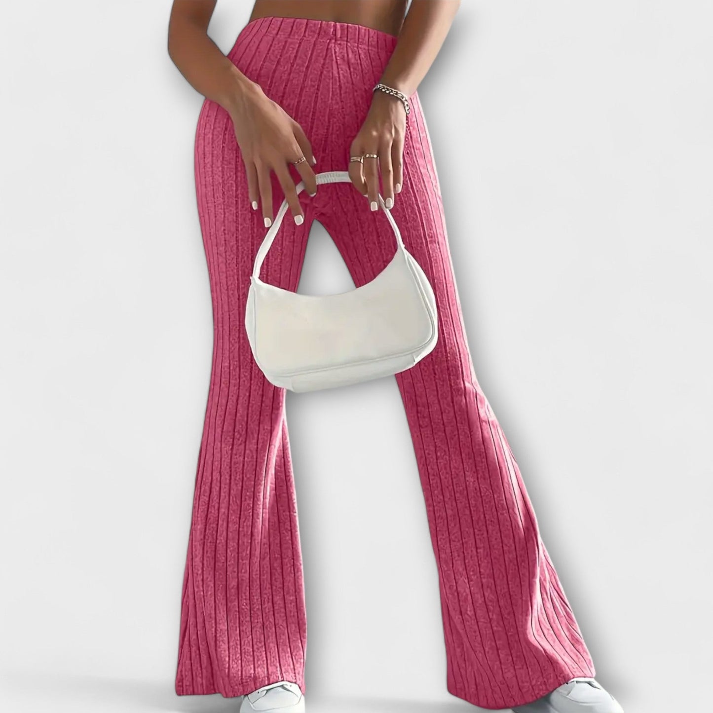 Pantalones elegantes de mujer con corte destacado