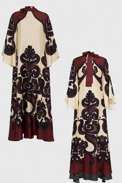 Vestido largo de noche con cuello alto y patrón grandilla