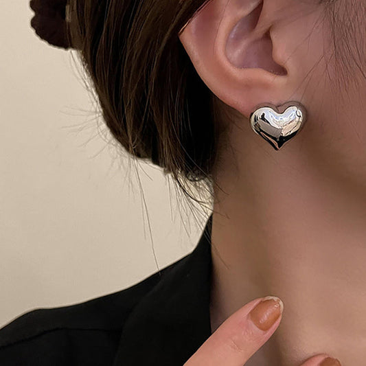 Pendientes de corazón elegantes con zirconia de alta calidad
