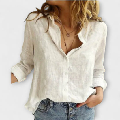 Camisa elegante de mujer con cuello lujoso