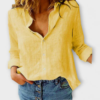 Camisa elegante de mujer con cuello lujoso