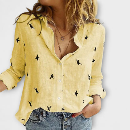 Camisa elegante de mujer con cuello lujoso