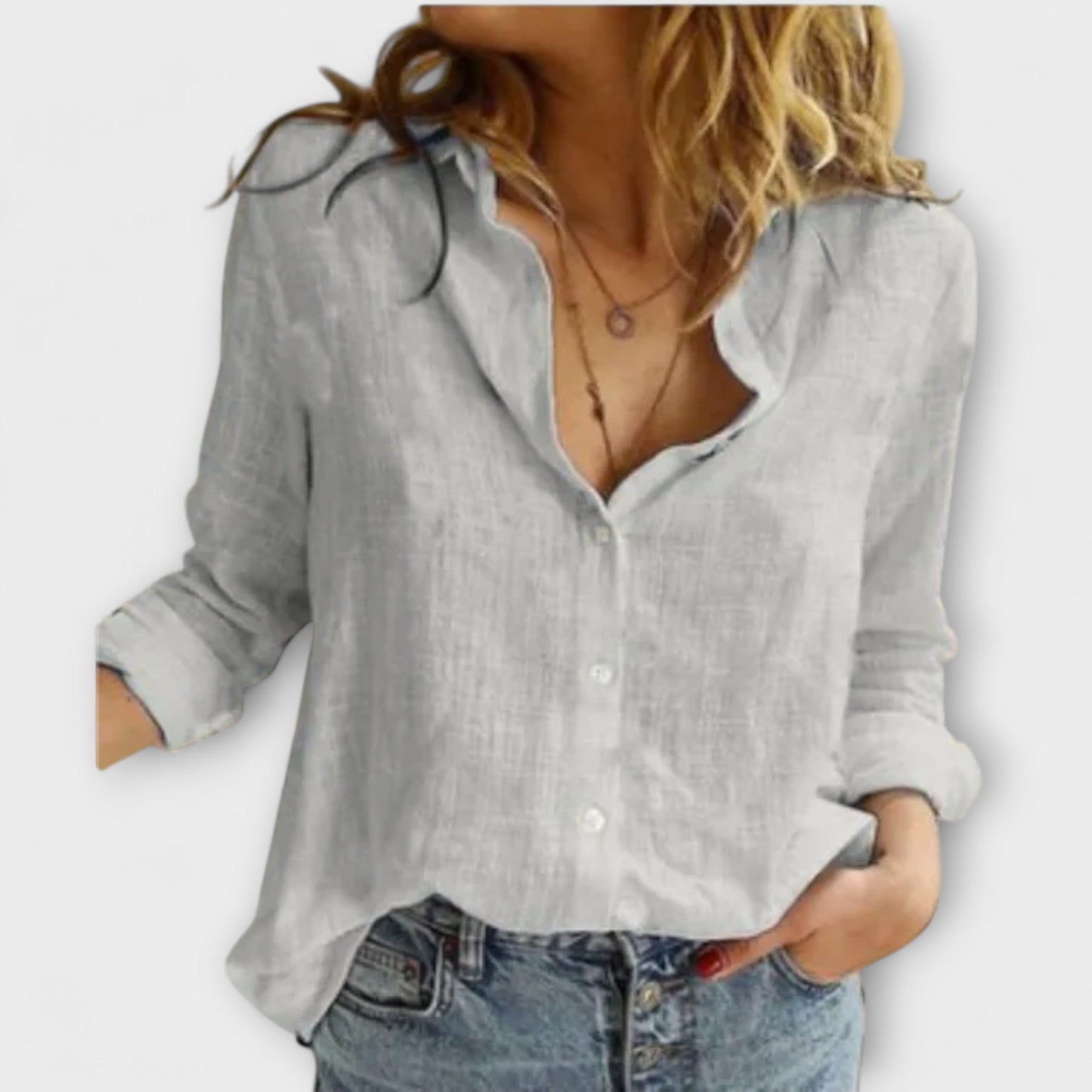 Camisa elegante de mujer con cuello lujoso