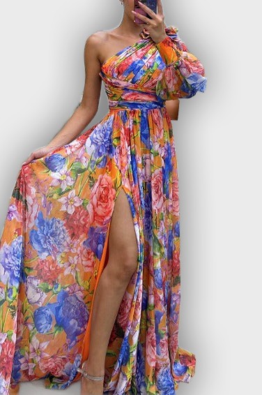 Vestido impresionante de Mica