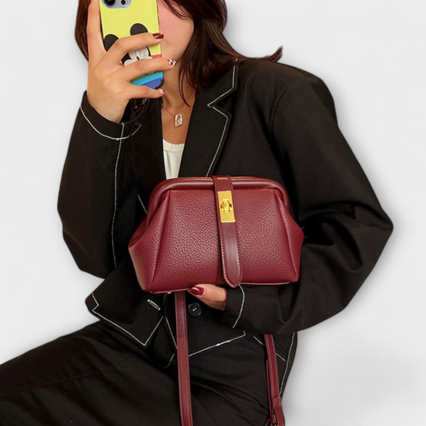 Bolso retro elegante y versátil