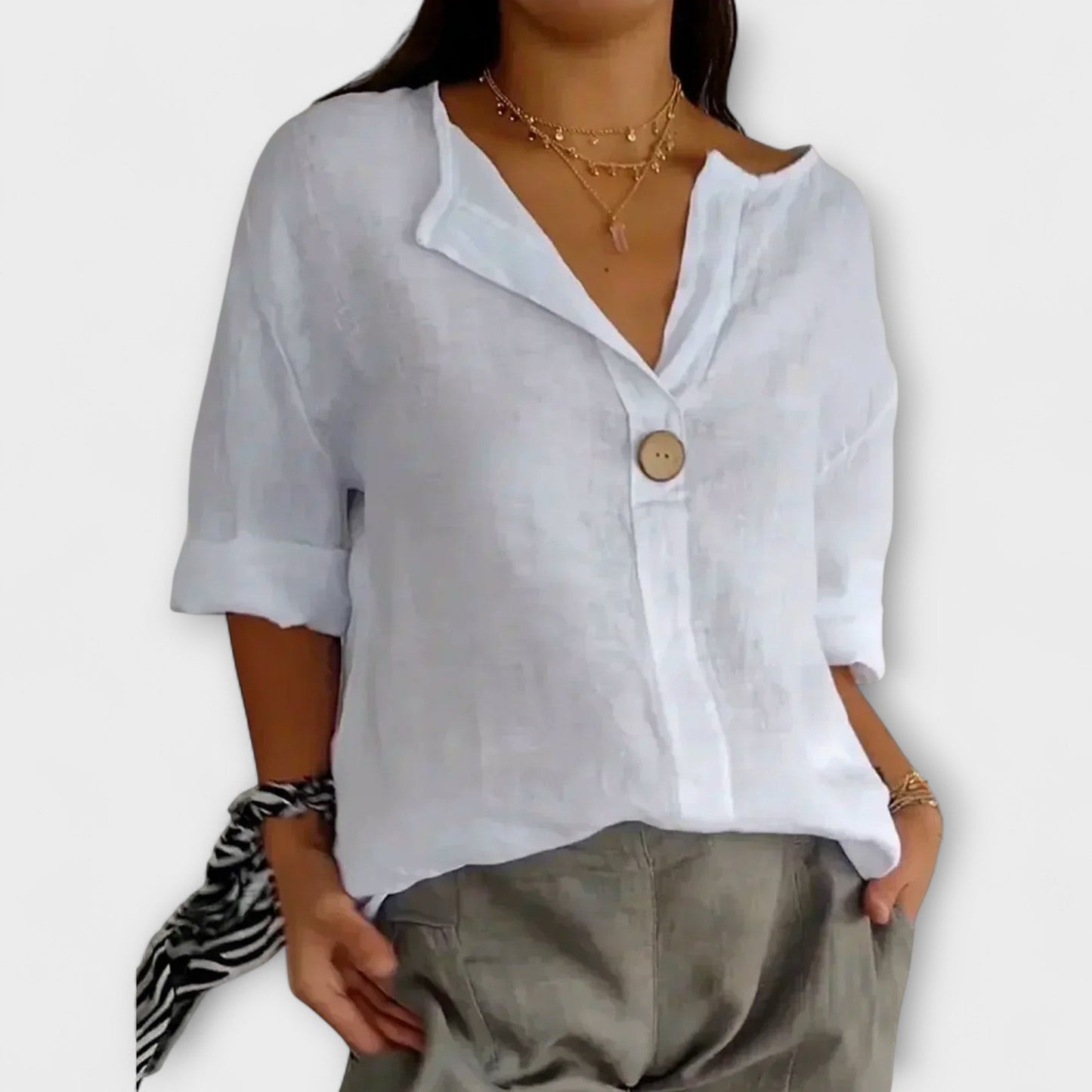 Camisa elegante con cuello en V de Nicole