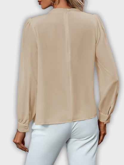 Camisa elegante de cuello alto