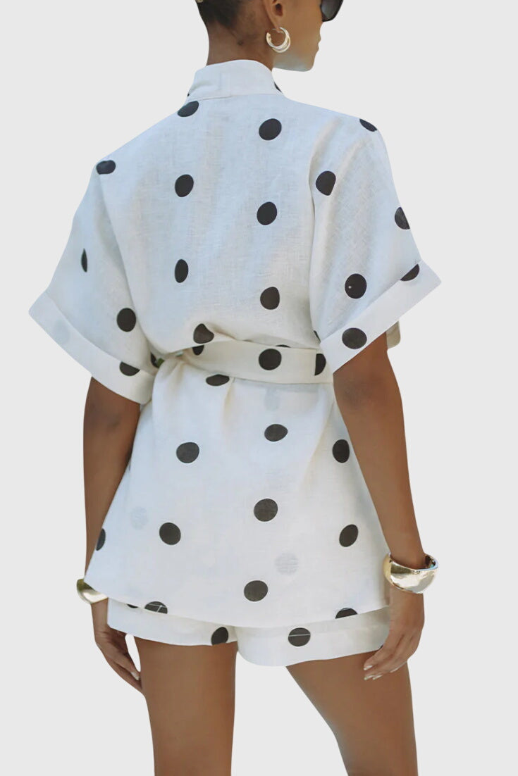 Conjunto kimono con nudo y pantalones cortos con puntos