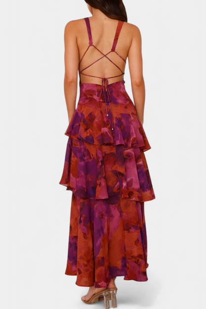 Vestido Dominika de escote en V y capas fluidas