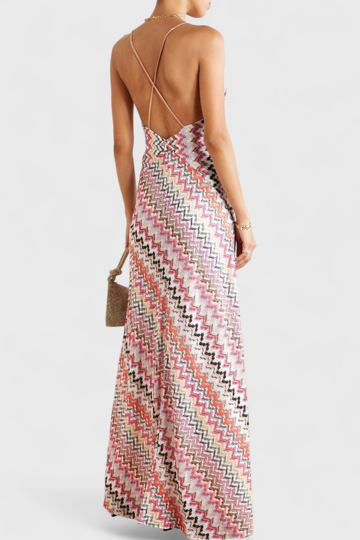 Vestidos largos de colores con escote profundo y espalda con diseño