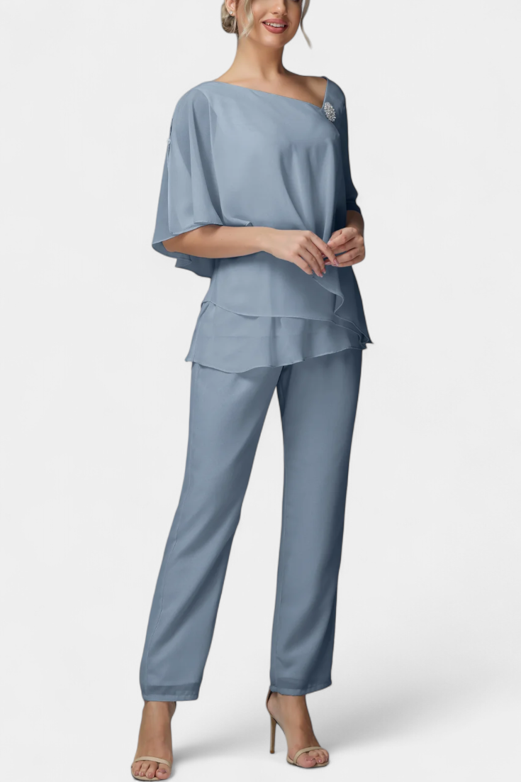 Conjunto Dina de dos piezas con silueta femenina sin esfuerzo