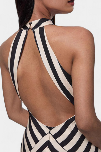 Vestido maxi halter Crispina con rayas negras y espalda descubierta